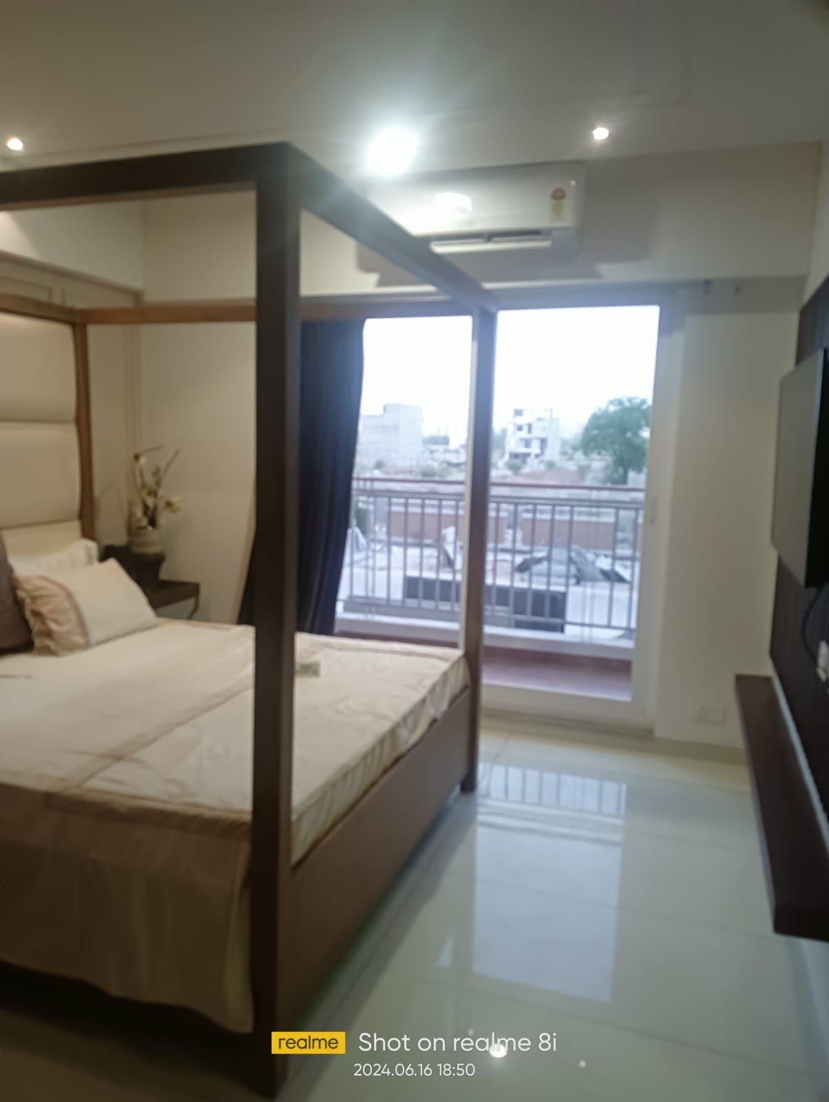 14. Master Bedroom Four Poster Bed